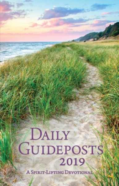 Daily Guideposts 2019: A Spirit-Lifting Devotional