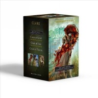 Last Hours Complete Collection (Boxed Set): Chain of Gold; Chain of Iron; Chain of Thorns Boxed Set ed.